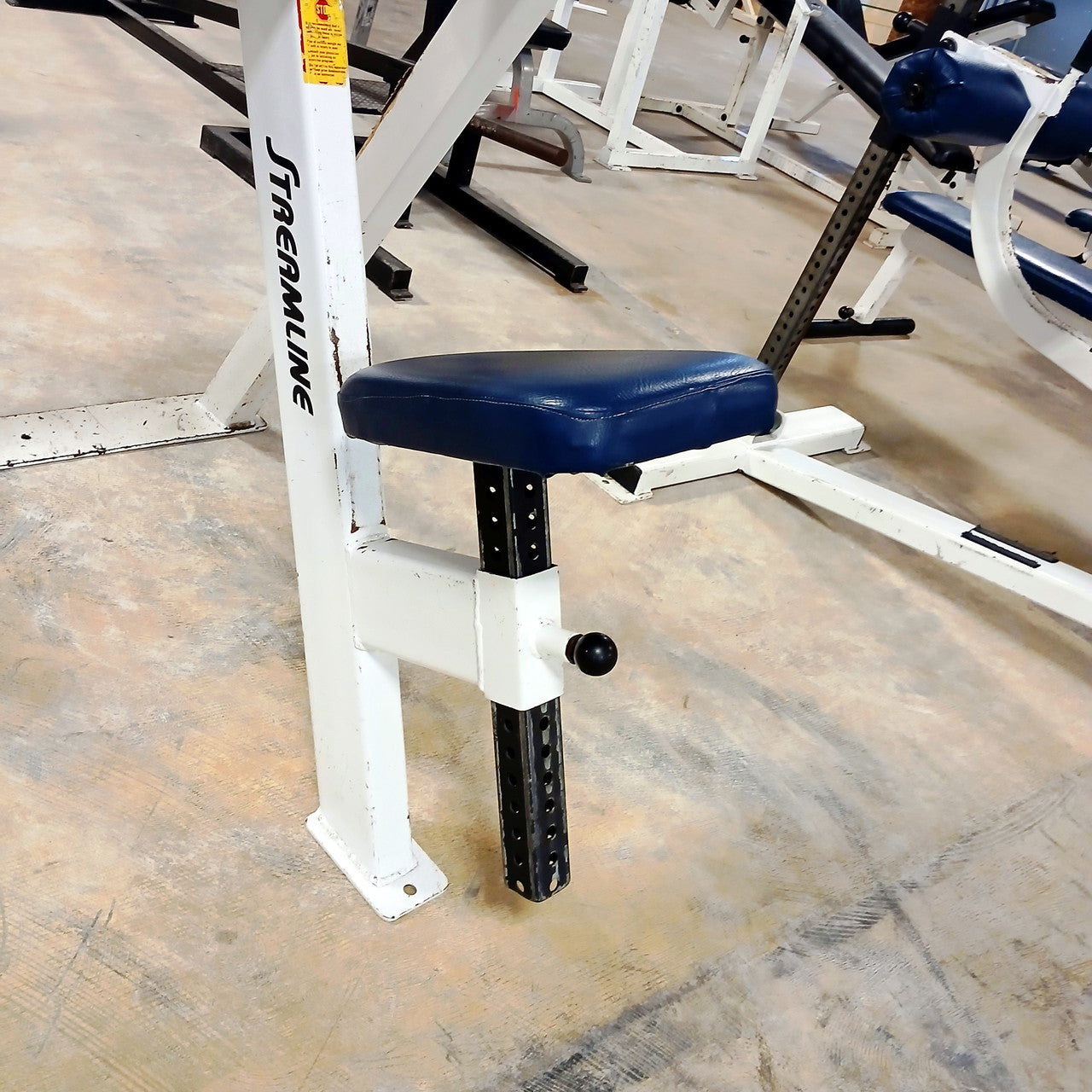Streamline Preacher Curl Bench