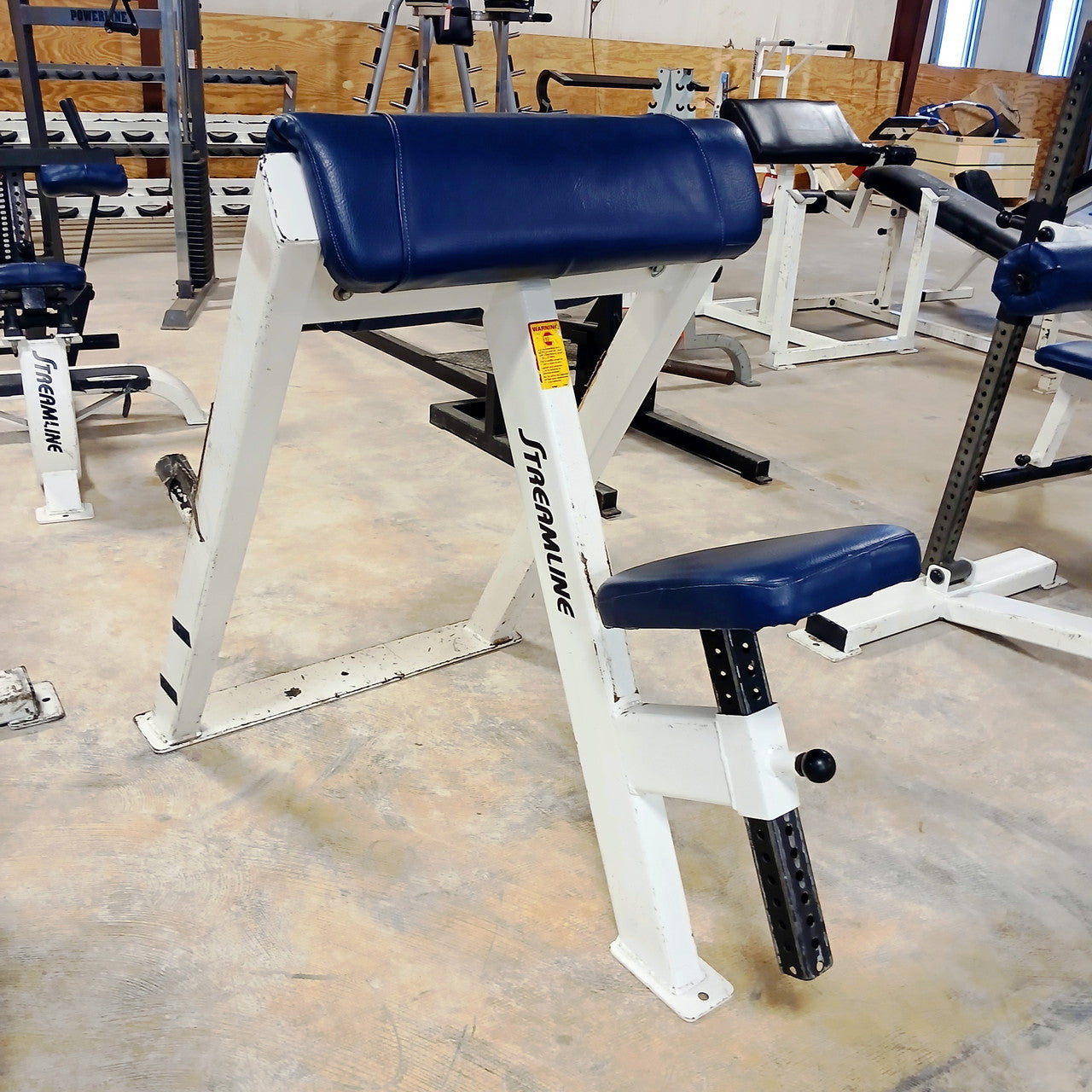 Streamline Preacher Curl Bench
