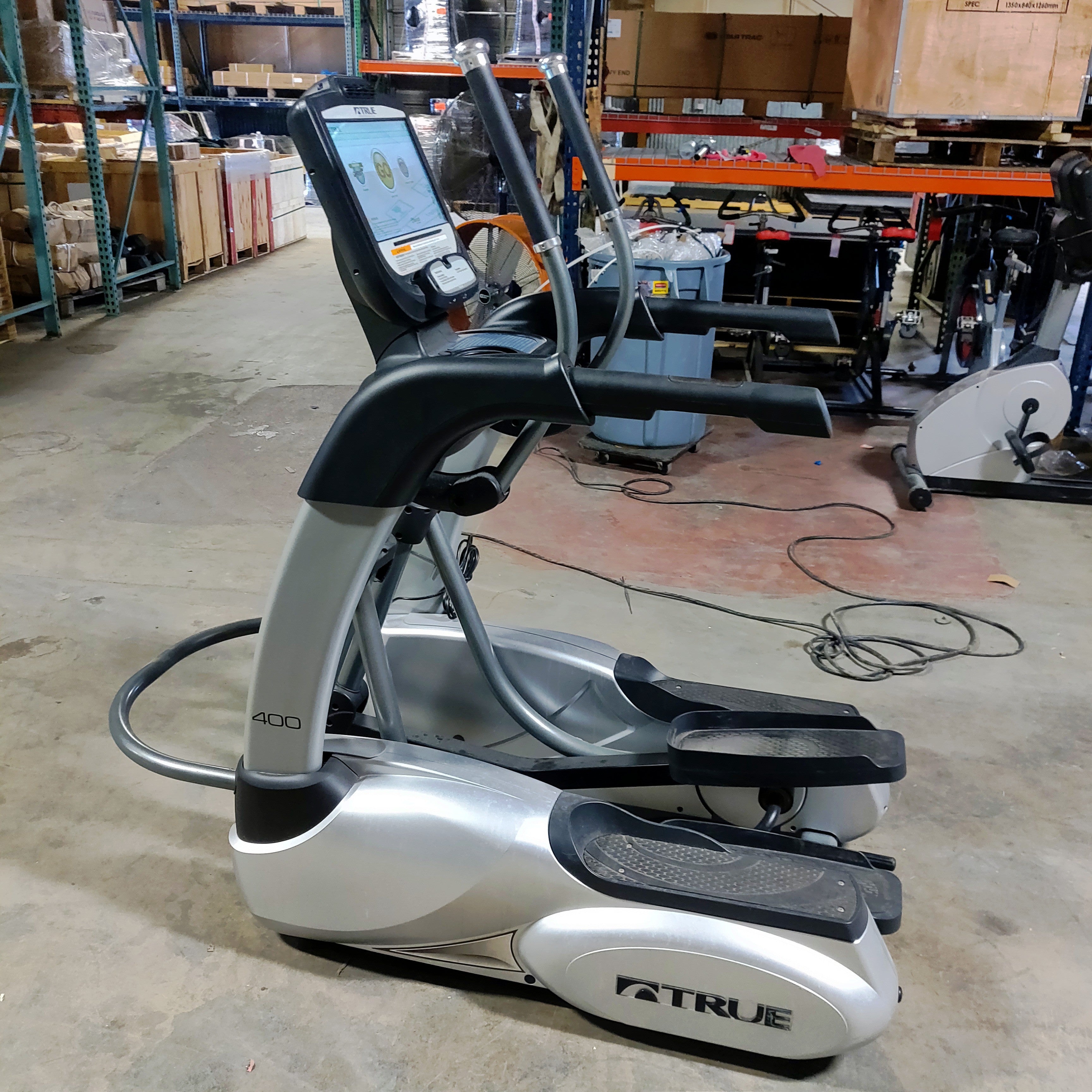 TRUE Elliptical 400 Series with Interactive Screen