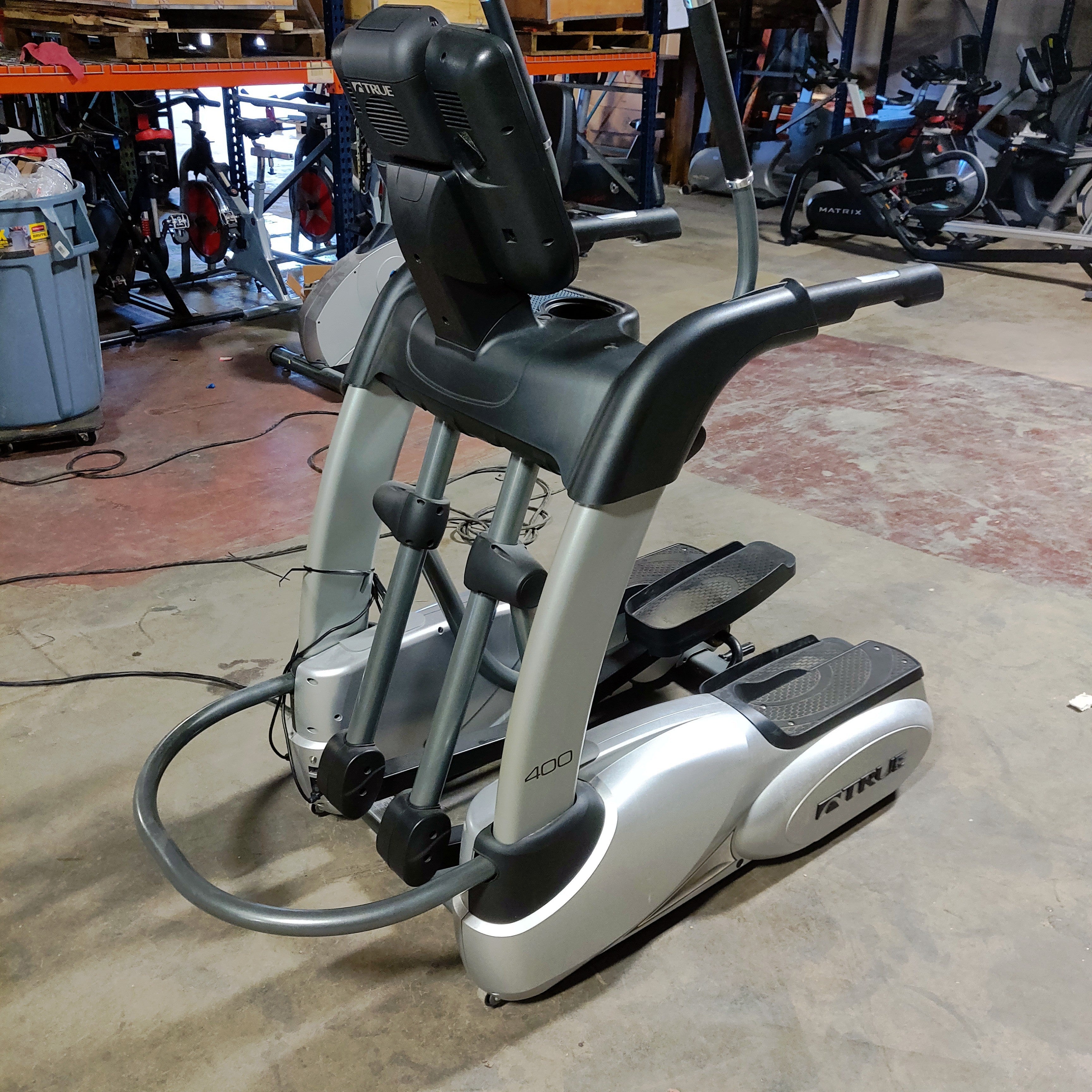 TRUE Elliptical 400 Series with Interactive Screen