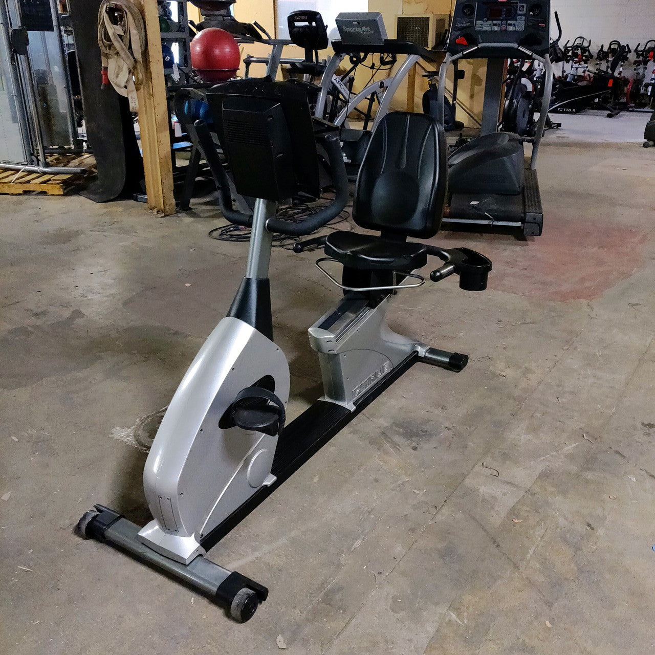 TRUE Recumbent Bike CS 8.0