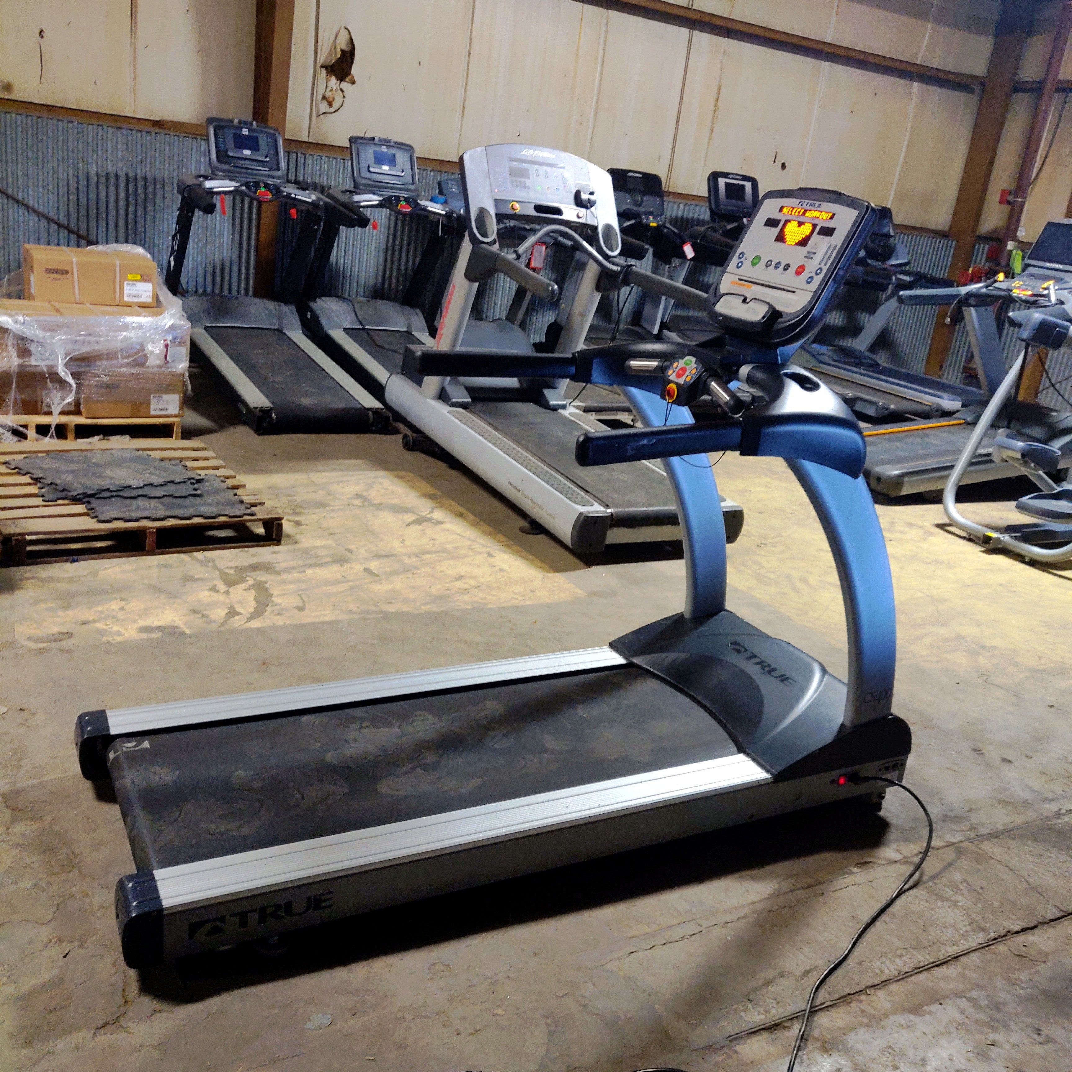 TRUE Treadmill CS400 Commercial Grade