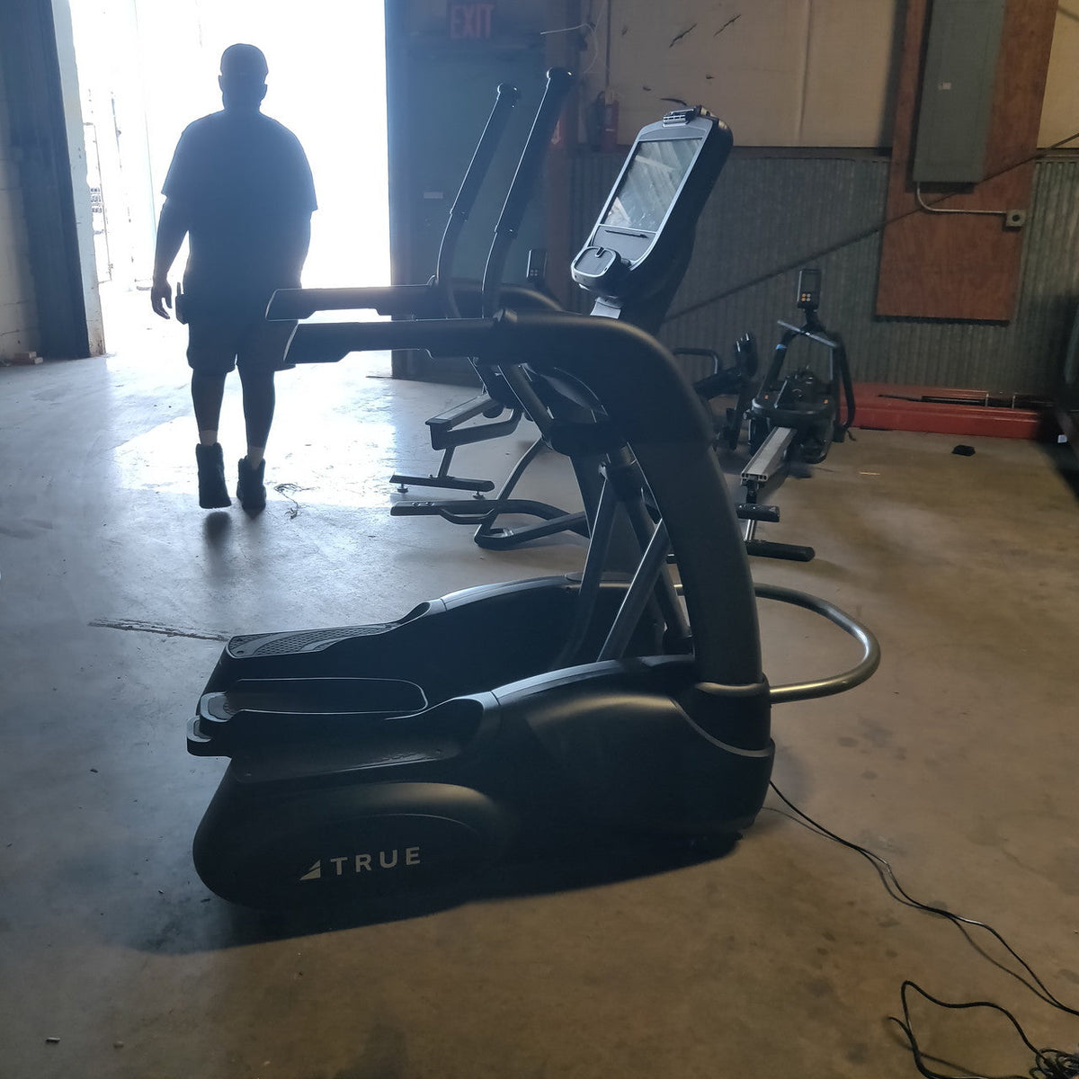 TRUE XC400 Elliptical Trainer