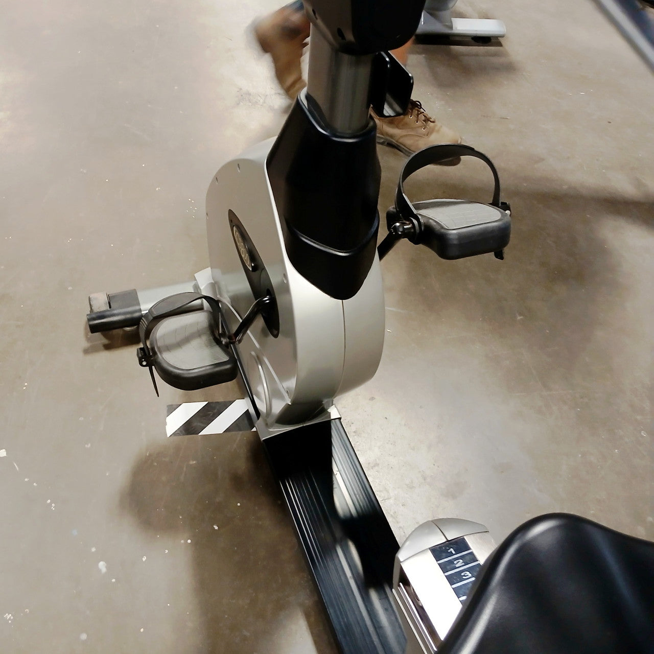 True Fitness CS800 Recumbent Bike w/ 2-Window LCD
