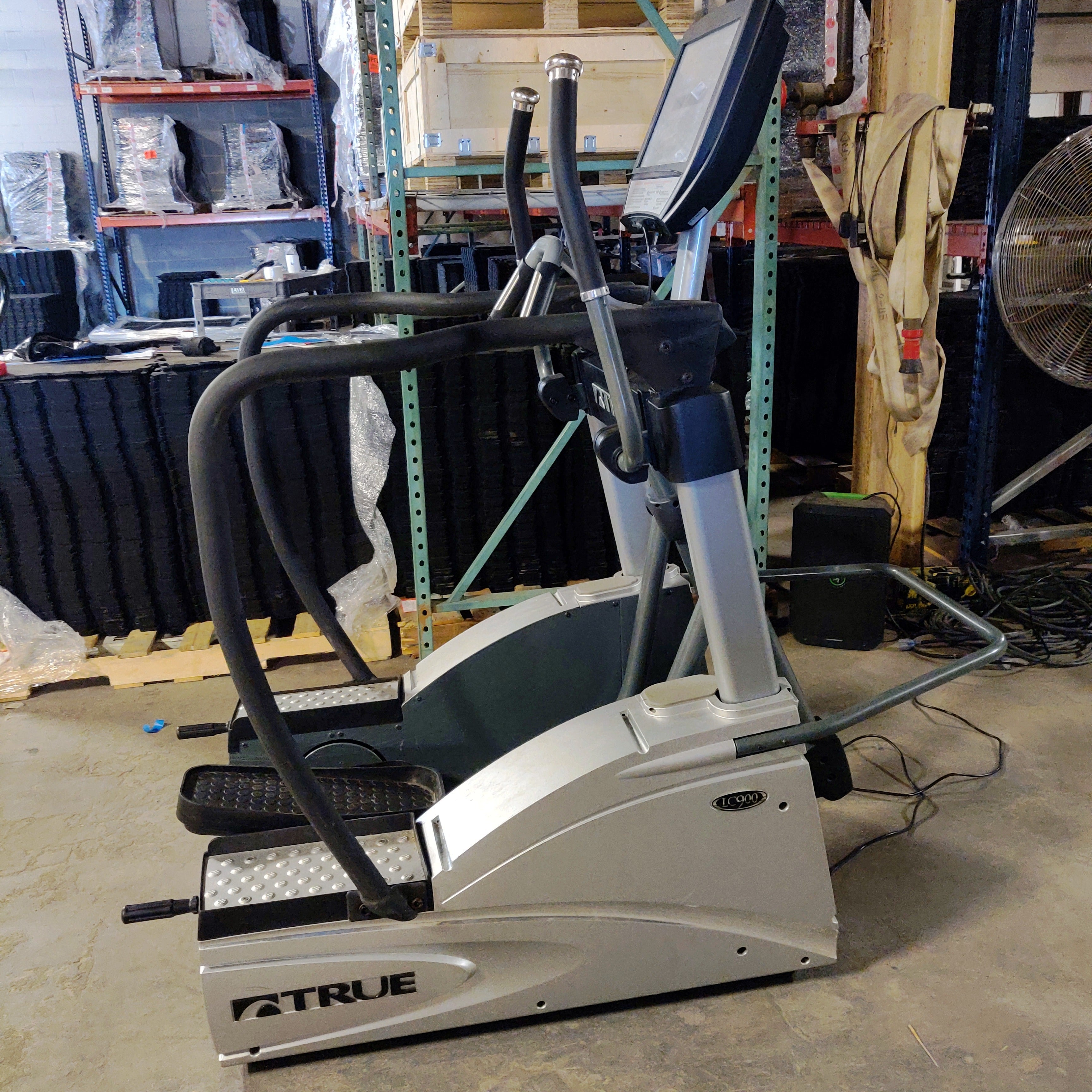 True Fitness LC900 Elliptical with Console
