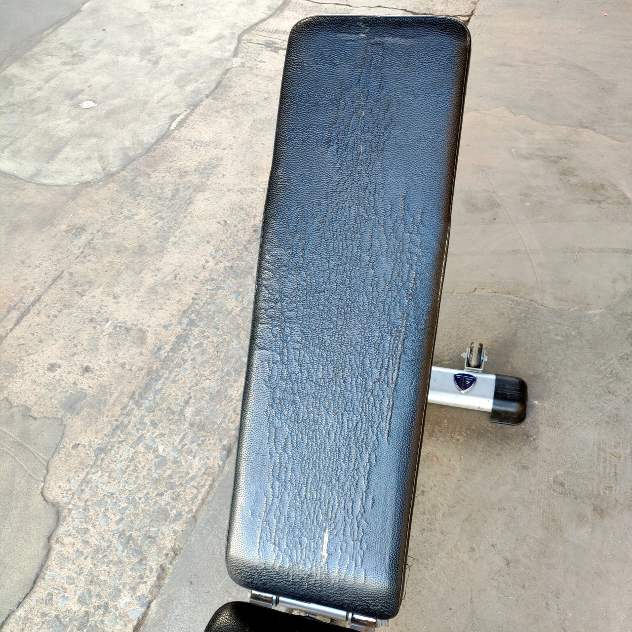 【TUFFSTUFF】トレーニングベンチ TuffStuff Weight Bench
